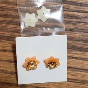 1983 Avon Fsshion Jewelry CONVERTIBLE FLOWER Earrings Peach/White/Gold 💐